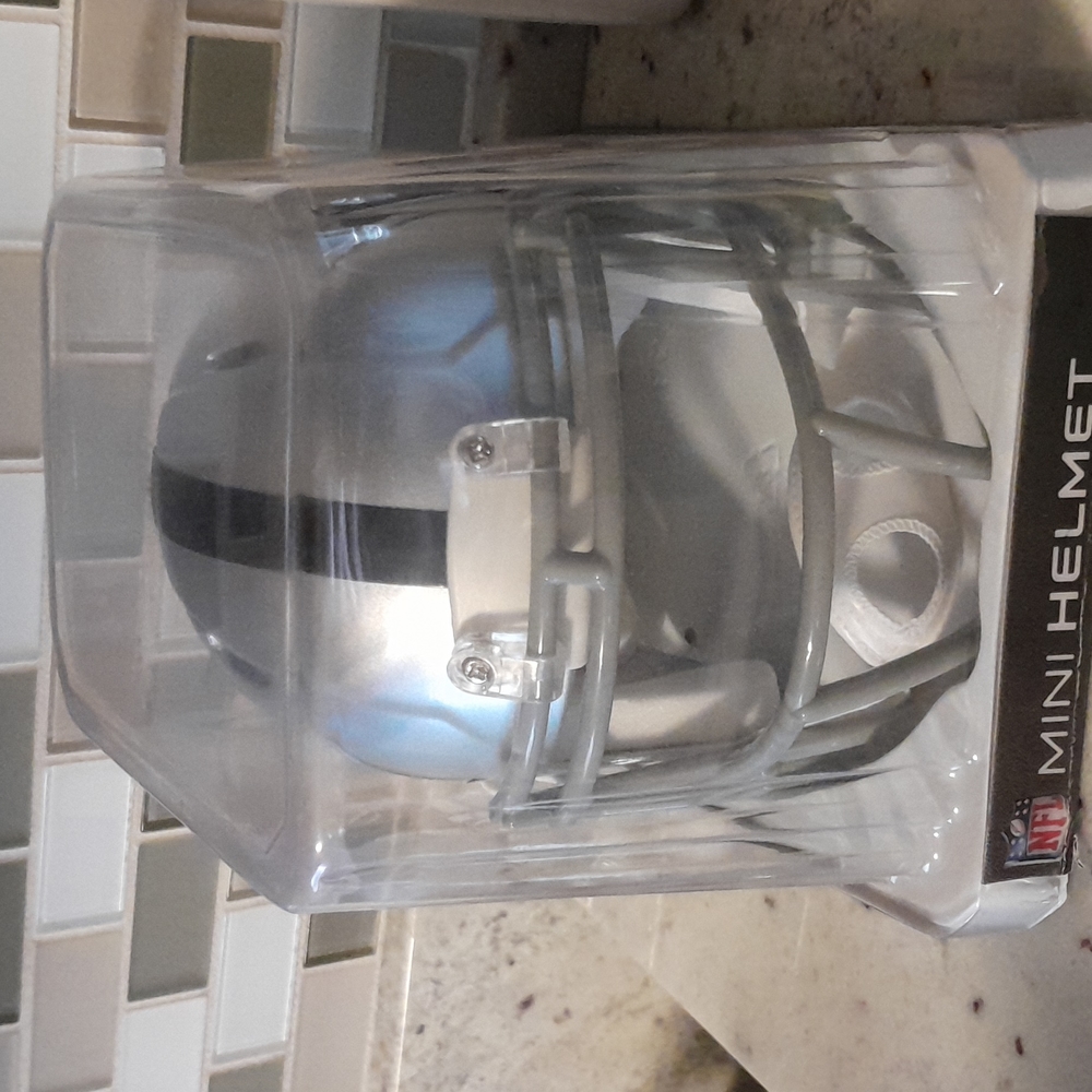 Justin Ellis SIGNED Raiders Mini Helmet READ DESC